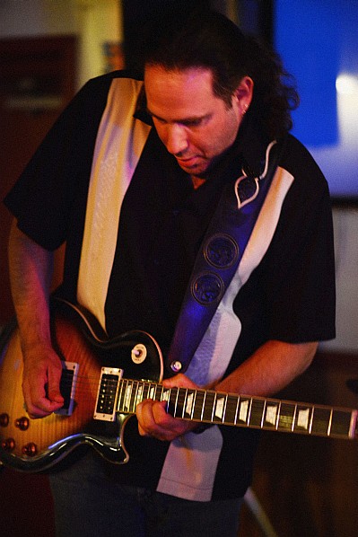 JR plays Epiphone